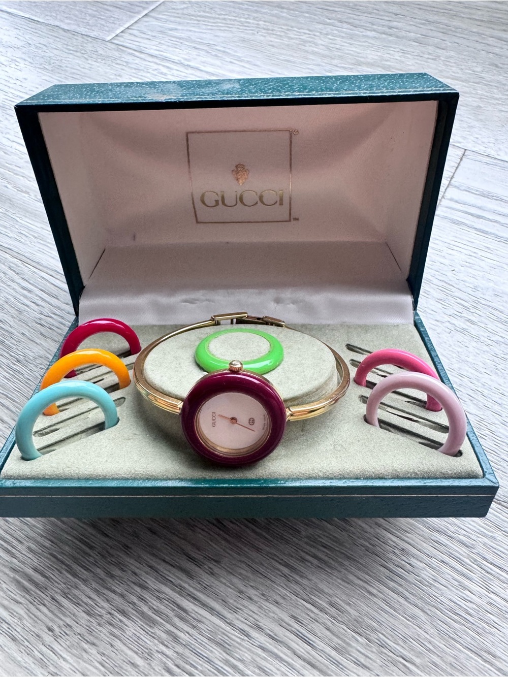 Vintage Gucci Change Bezel Colors Gold Women's Watch w/ Box NOT WORKING